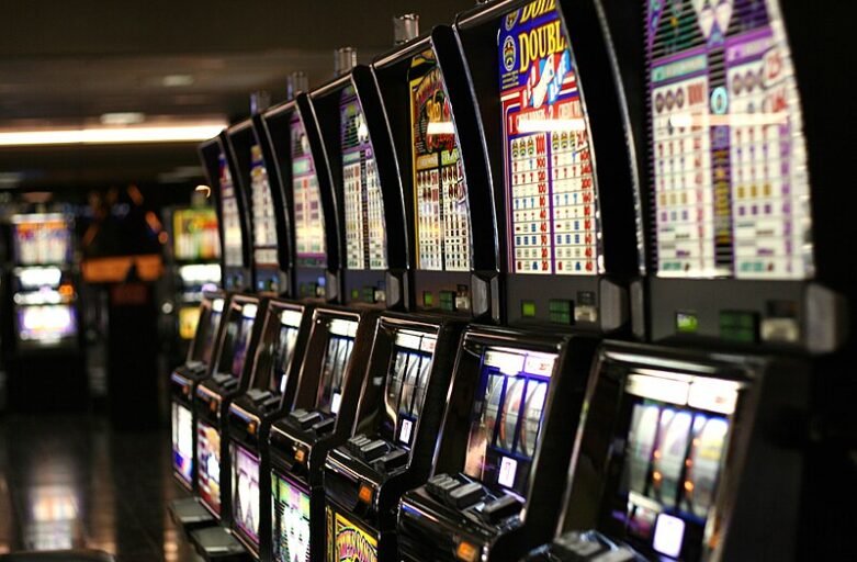 The Mechanics of Online Slots: What Players Need to Know